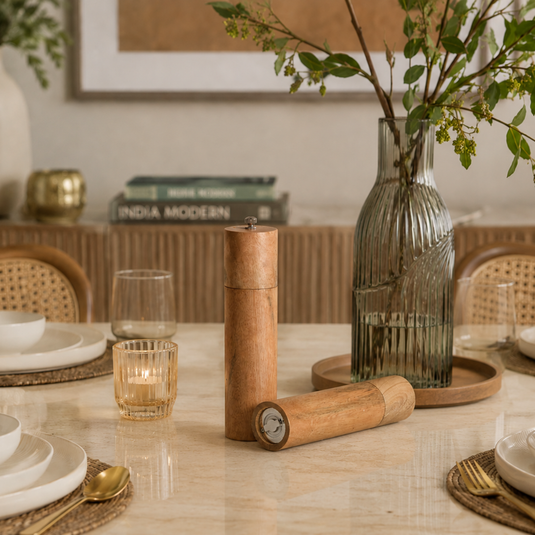 Wooden Salt & Pepper Mill se to enhance your DIning Table