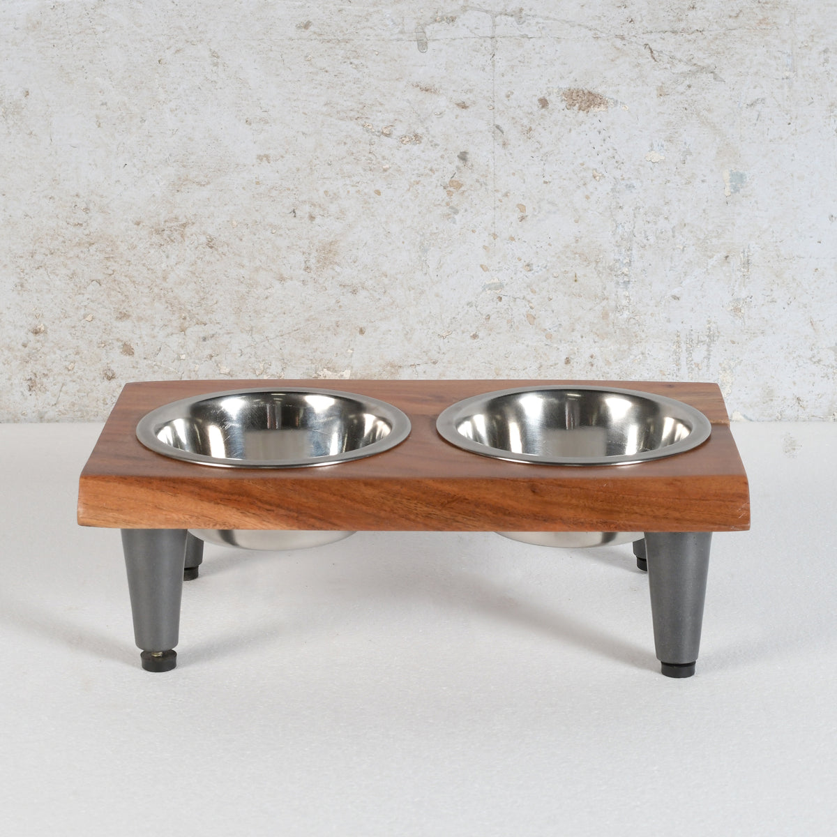 Louie Pet Feeder