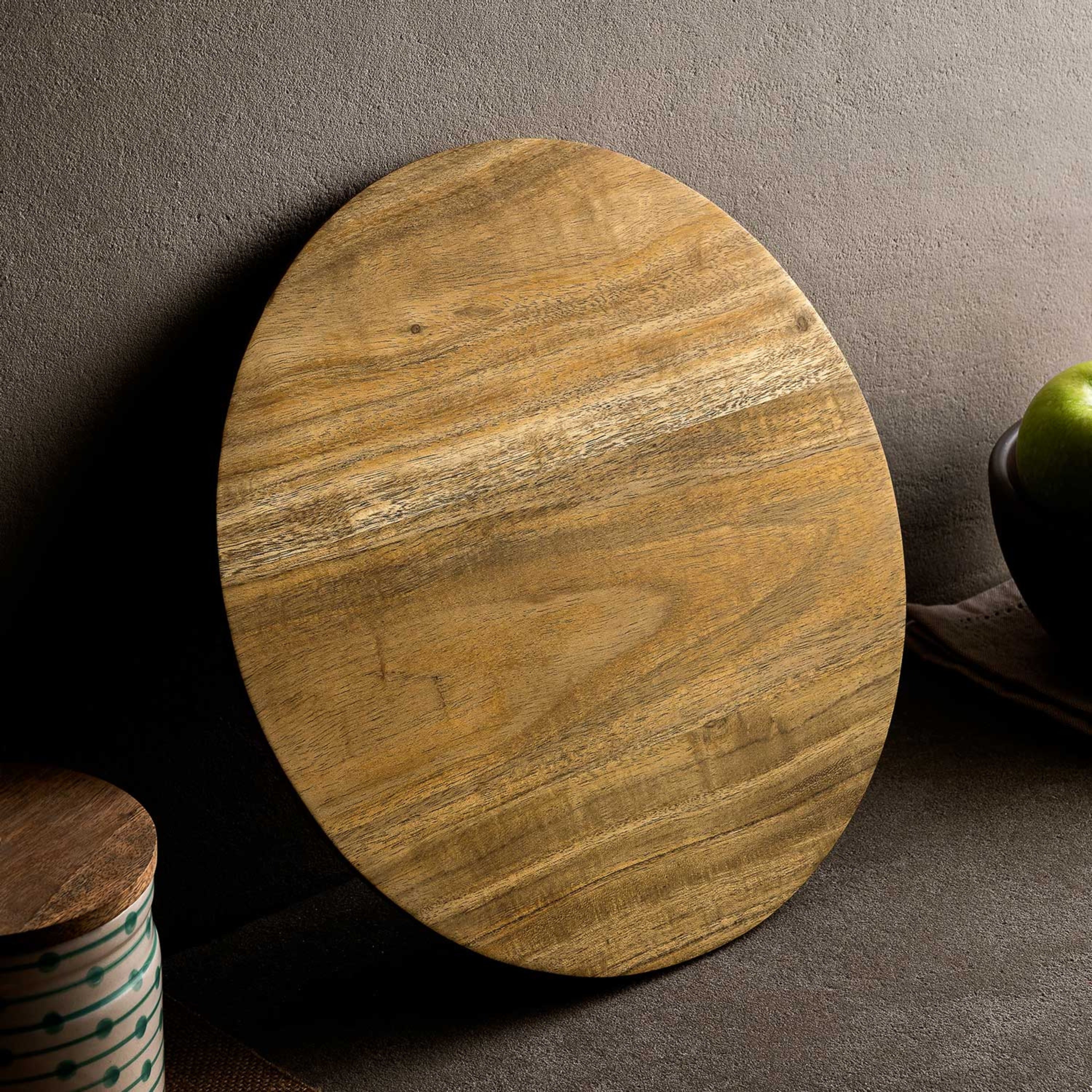 Acacia wood round chopping board