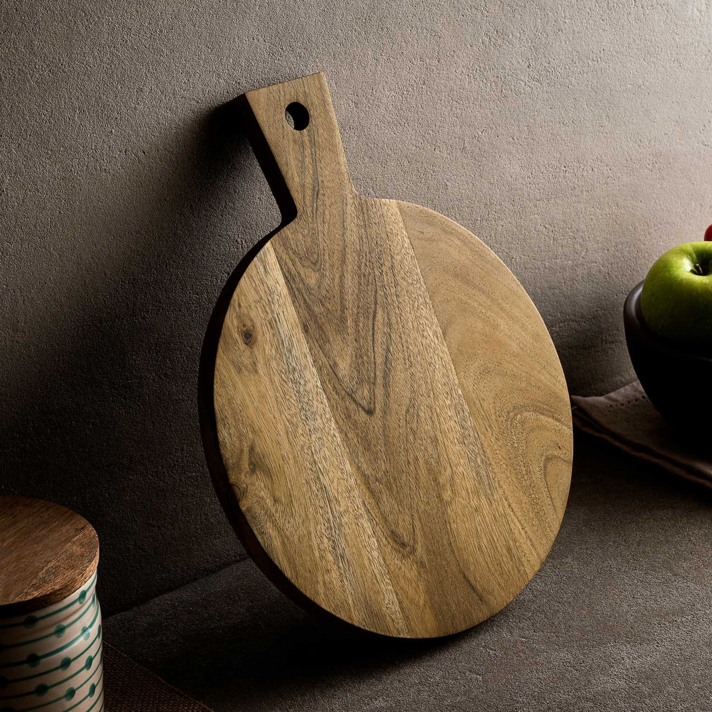 Acacia wood round chopping board with handle